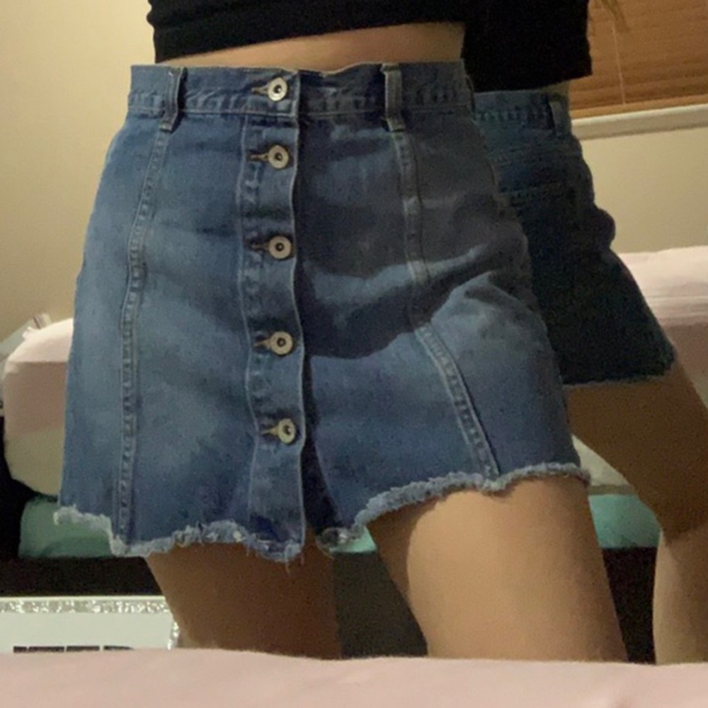 Jean buttoned mini skirt